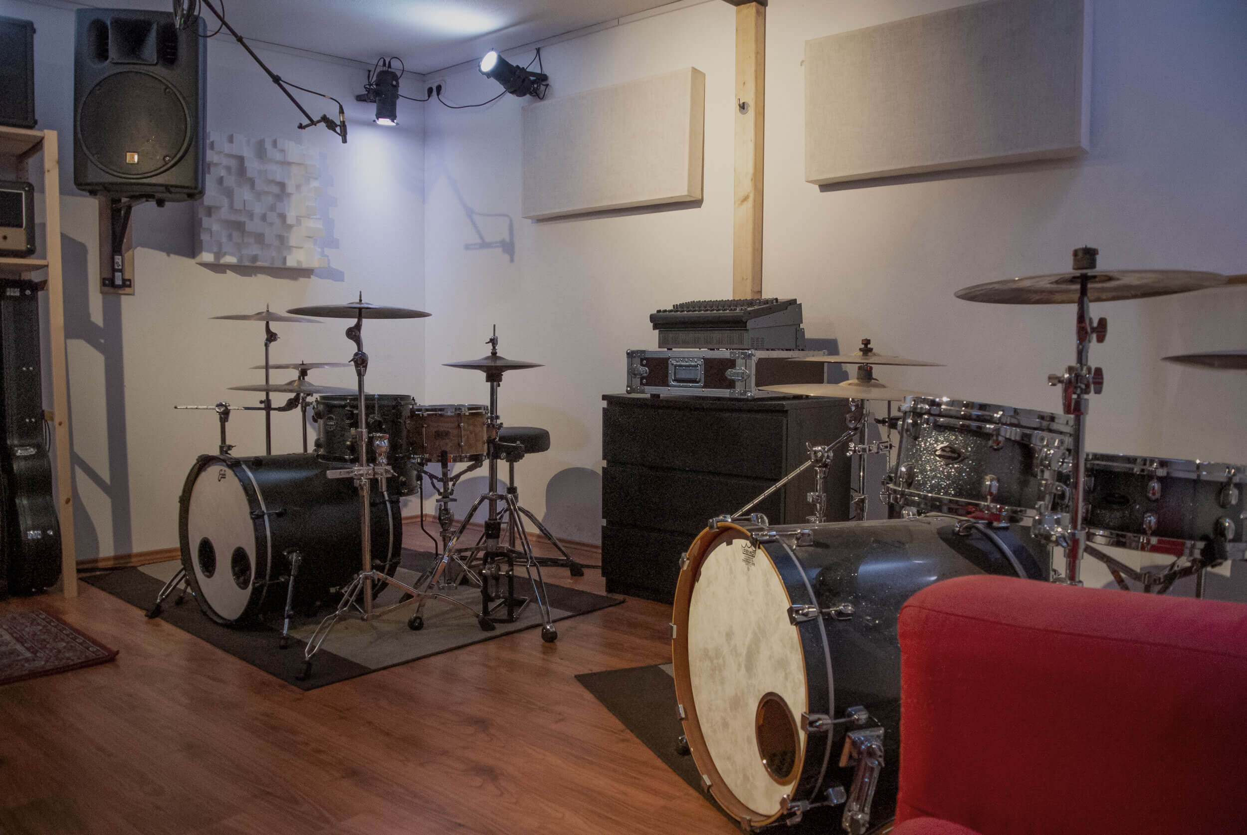 studio1_4 Proberaum in Graz mit zwei Schlagzeugen