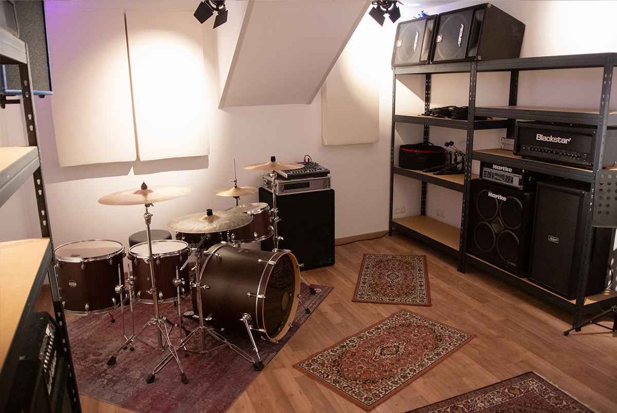 studio2_5-1200×804
